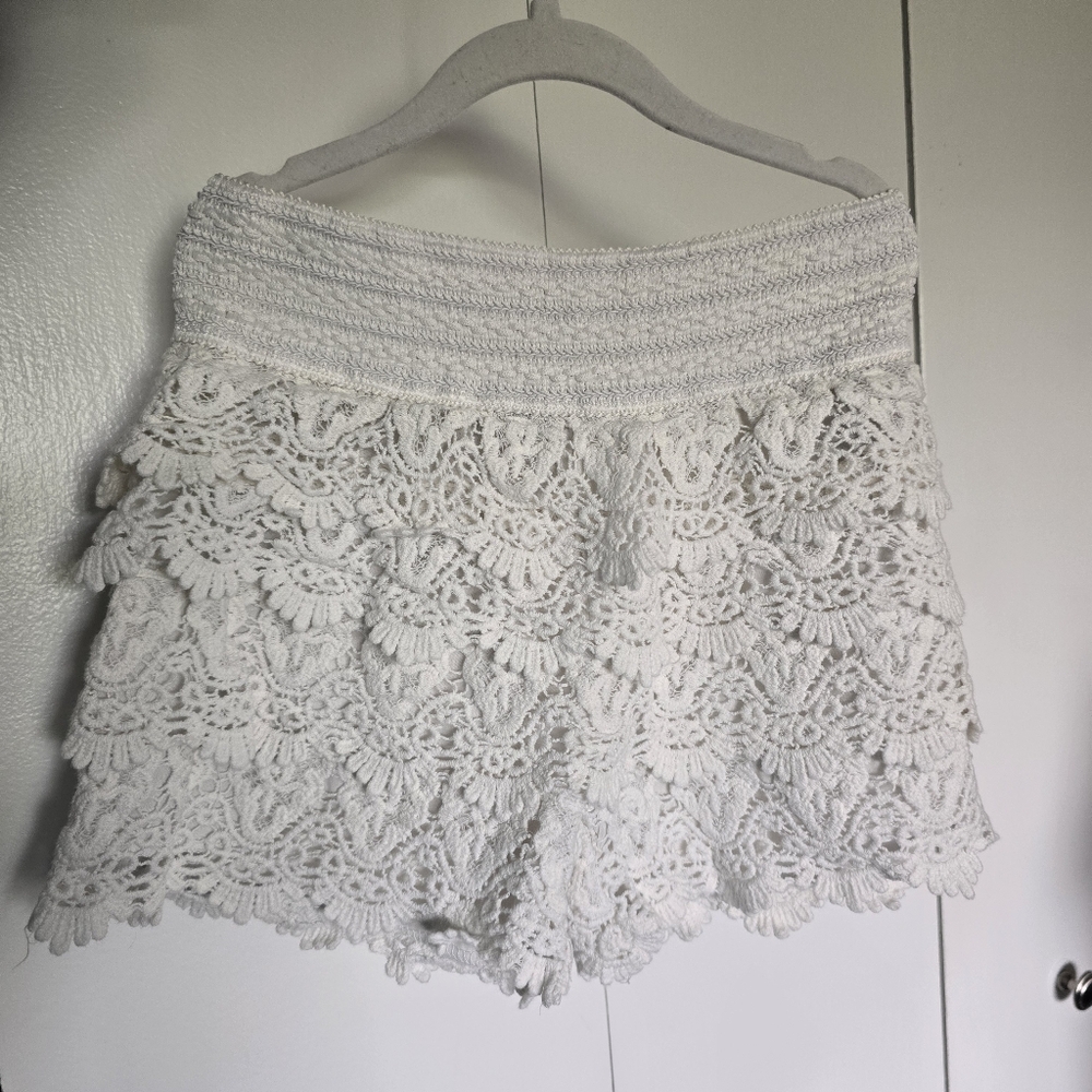 Exist Size M girla White Lace Shorts